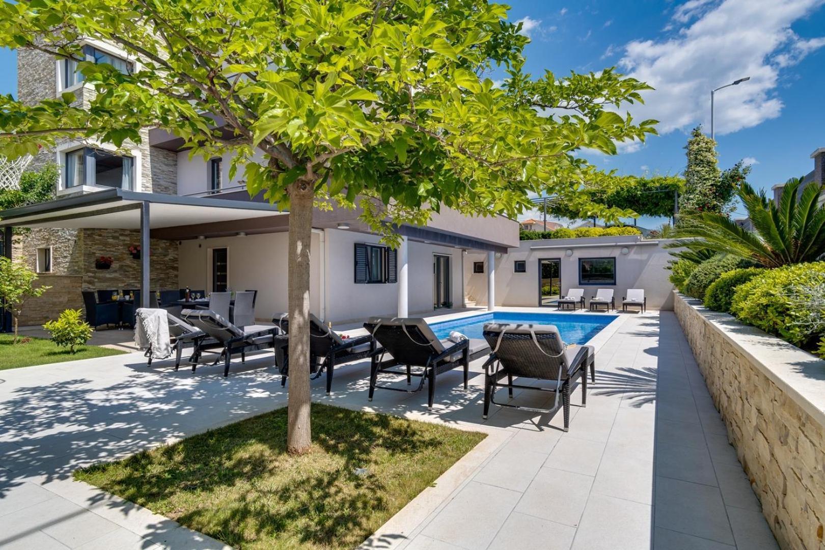 Luxury Villa Lucas With Heated Pool, Whirlpool, Sauna, 14 Pax Podstrana Buitenkant foto