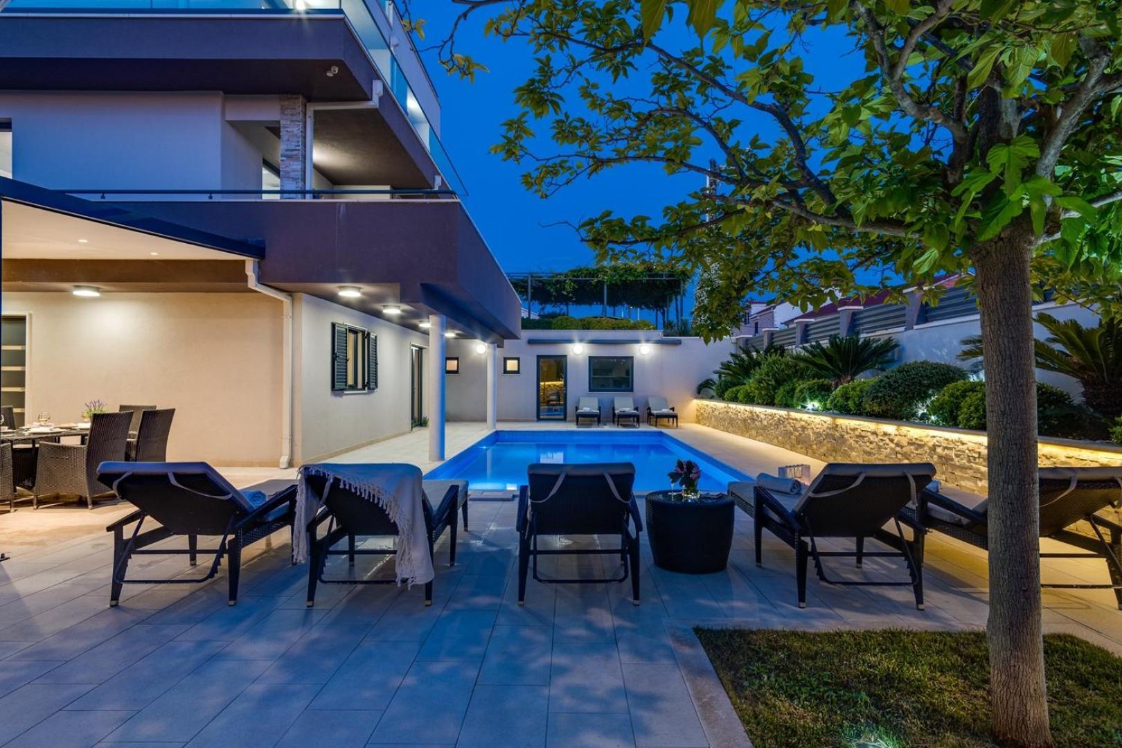 Luxury Villa Lucas With Heated Pool, Whirlpool, Sauna, 14 Pax Podstrana Buitenkant foto