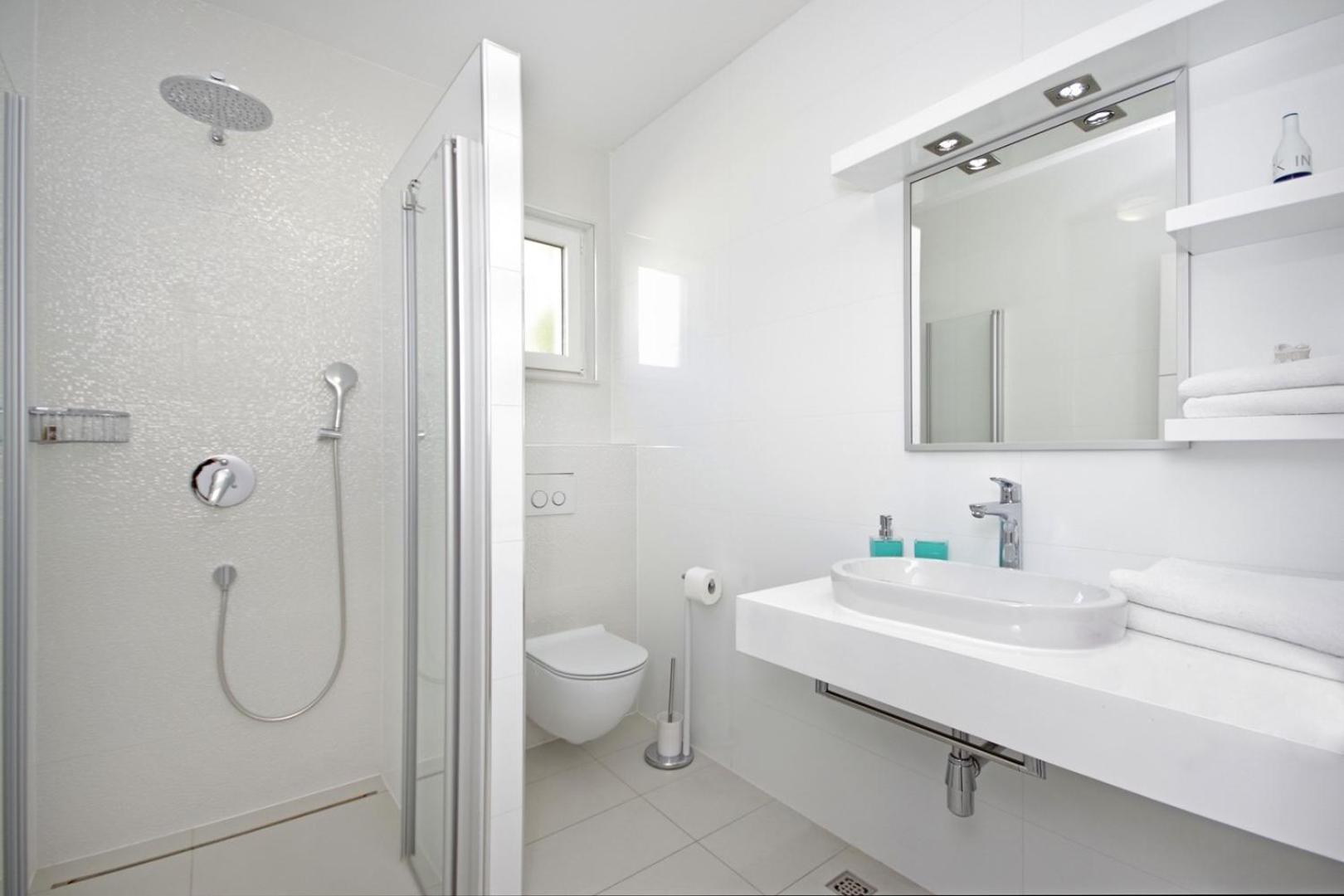 Luxury Villa Lucas With Heated Pool, Whirlpool, Sauna, 14 Pax Podstrana Buitenkant foto