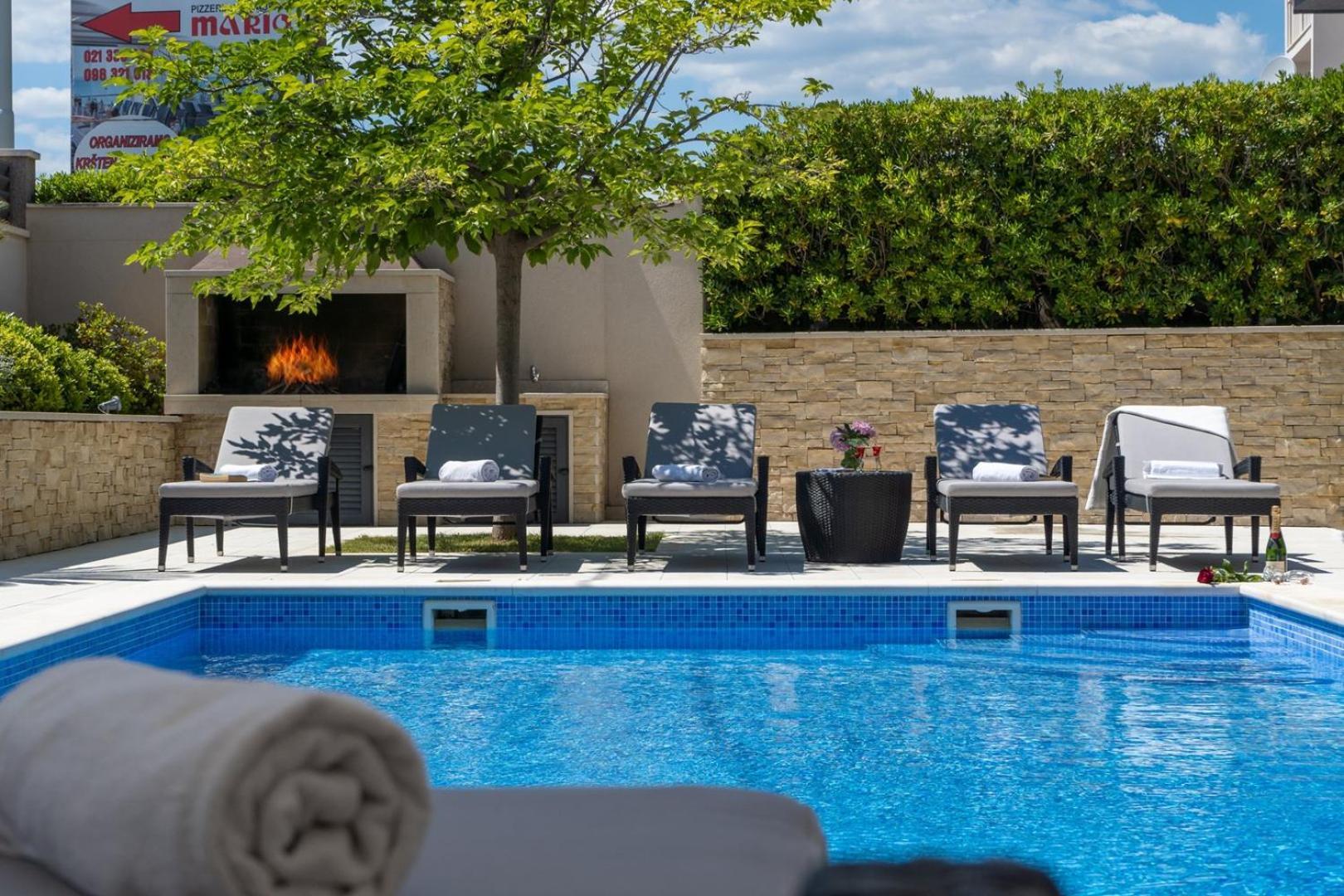 Luxury Villa Lucas With Heated Pool, Whirlpool, Sauna, 14 Pax Podstrana Buitenkant foto